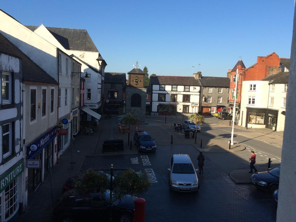 The Eagles Hotel Llanrwst Buitenkant foto