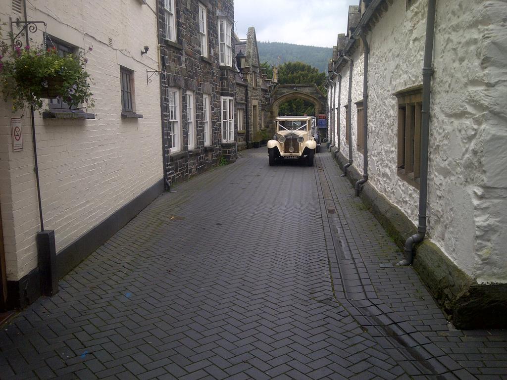 The Eagles Hotel Llanrwst Buitenkant foto
