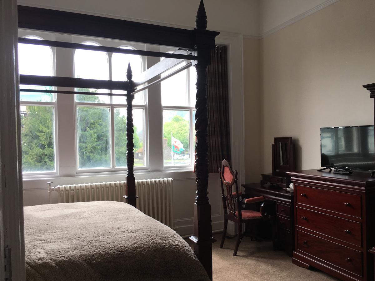 The Eagles Hotel Llanrwst Buitenkant foto