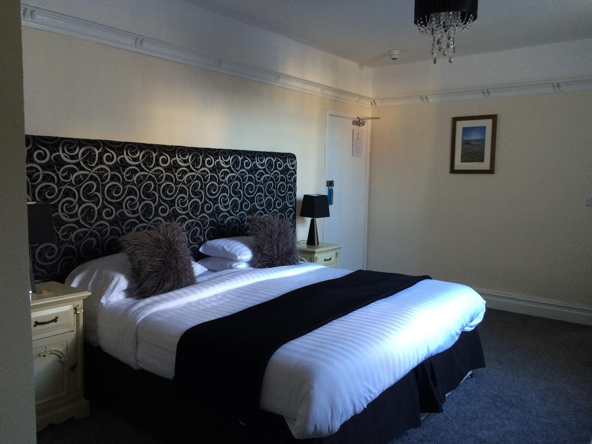 The Eagles Hotel Llanrwst Buitenkant foto